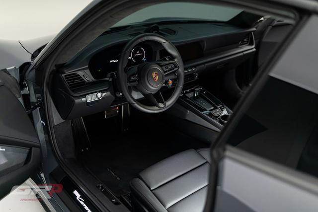 2025 Porsche 911 Carrera 4 GTS