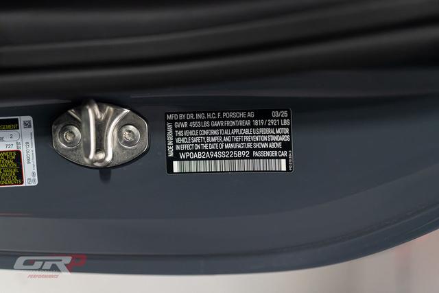 2025 Porsche 911 Carrera 4 GTS