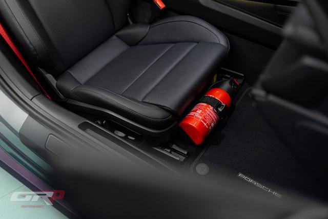 2025 Porsche 911 Carrera 4 GTS