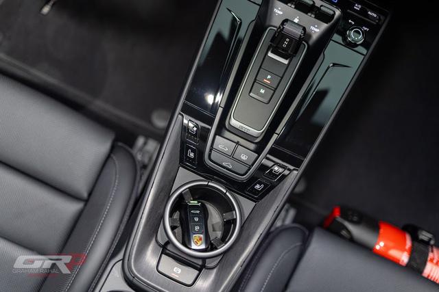 2025 Porsche 911 Carrera 4 GTS