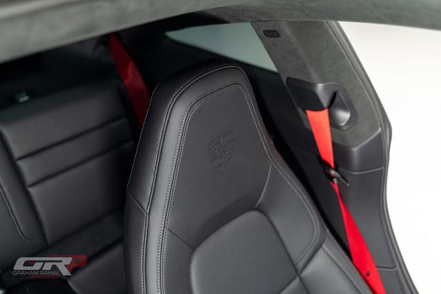 2025 Porsche 911 Carrera 4 GTS