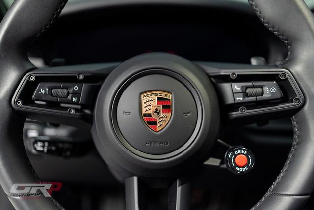 2025 Porsche 911 Carrera 4 GTS