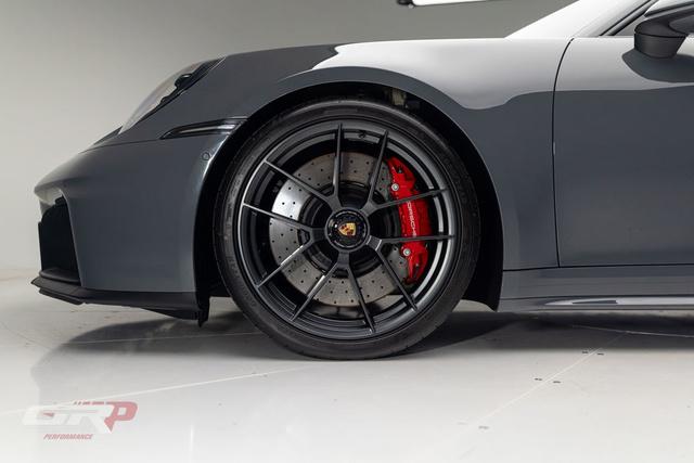 2025 Porsche 911 Carrera 4 GTS