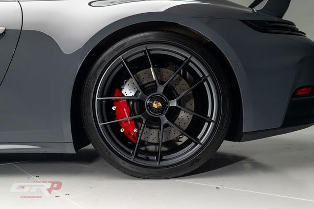 2025 Porsche 911 Carrera 4 GTS