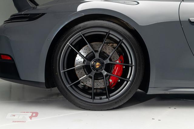 2025 Porsche 911 Carrera 4 GTS