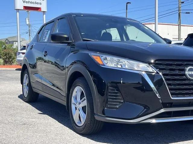 2025 Nissan Kicks S