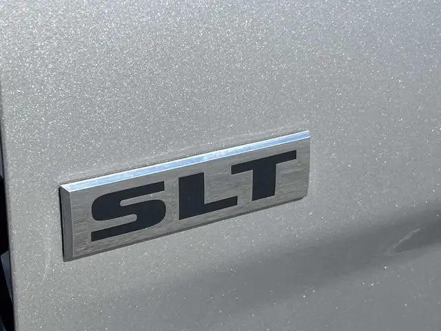 2024 Ram 1500 Classic SLT Quad Cab 4x4 6'4" Box