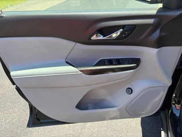 2017 GMC Acadia SLT-1