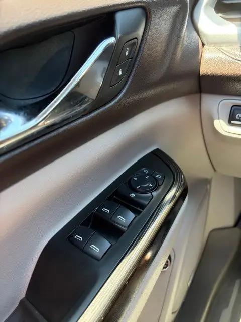 2017 GMC Acadia SLT-1