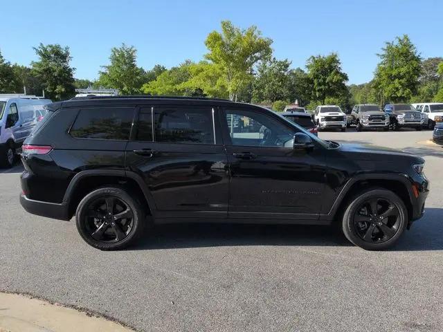 2022 Jeep Grand Cherokee L Altitude 4x2