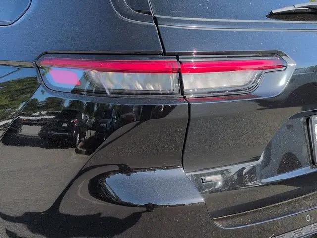 2022 Jeep Grand Cherokee L Altitude 4x2