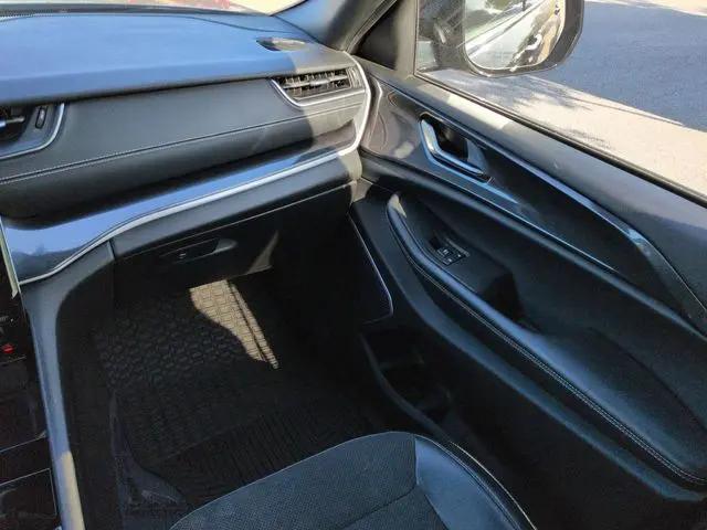 2022 Jeep Grand Cherokee L Altitude 4x2