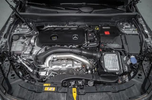 2026 Mercedes-Benz GLB 4MATIC
