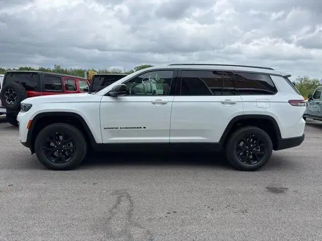 2026 Jeep Grand Cherokee L Altitude 4x4