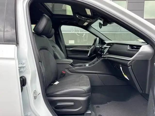 2026 Jeep Grand Cherokee L Altitude 4x4