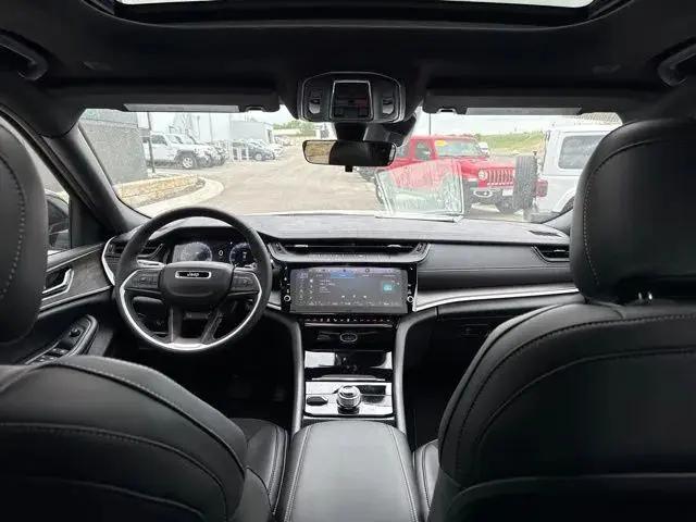 2026 Jeep Grand Cherokee L Altitude 4x4