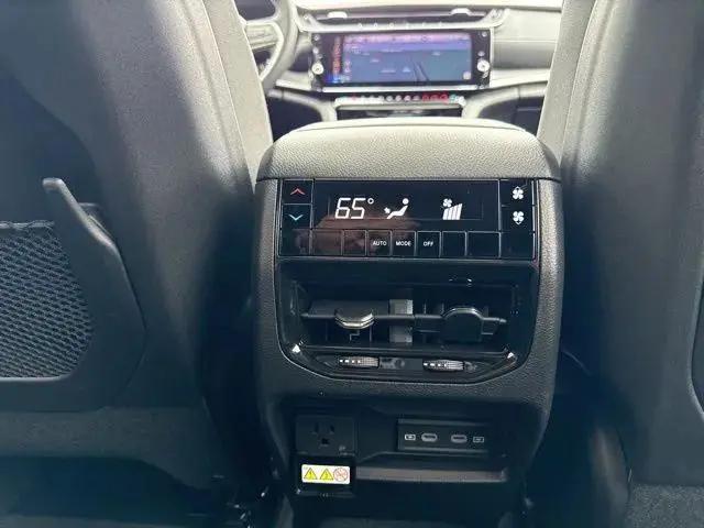 2026 Jeep Grand Cherokee L Altitude 4x4