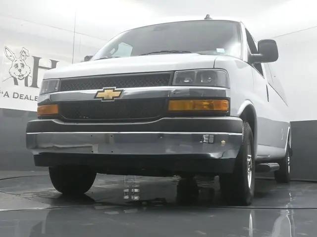 2025 Chevrolet Express Passenger RWD 3500 Extended Wheelbase LT