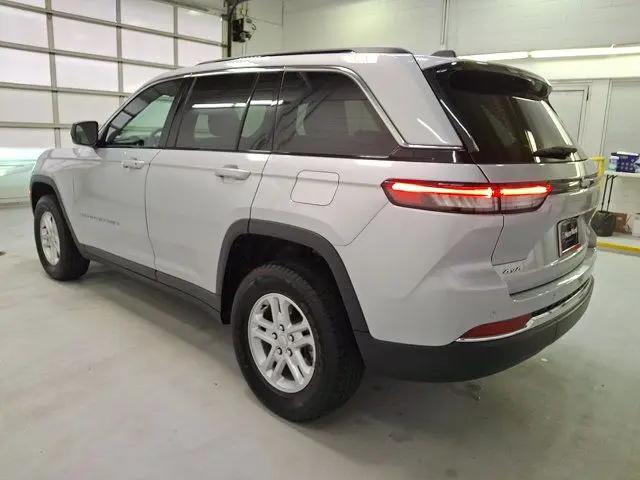 2025 Jeep Grand Cherokee Laredo 4x4