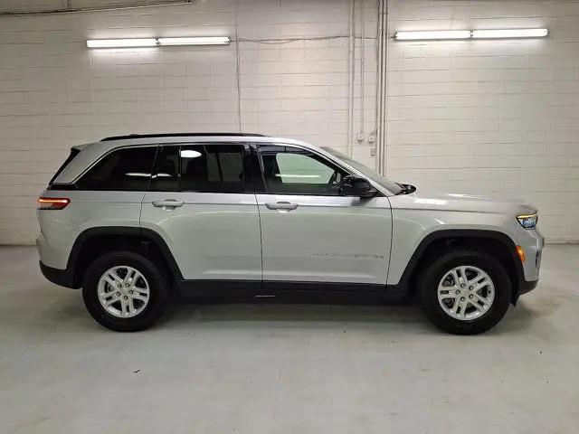 2025 Jeep Grand Cherokee Laredo 4x4