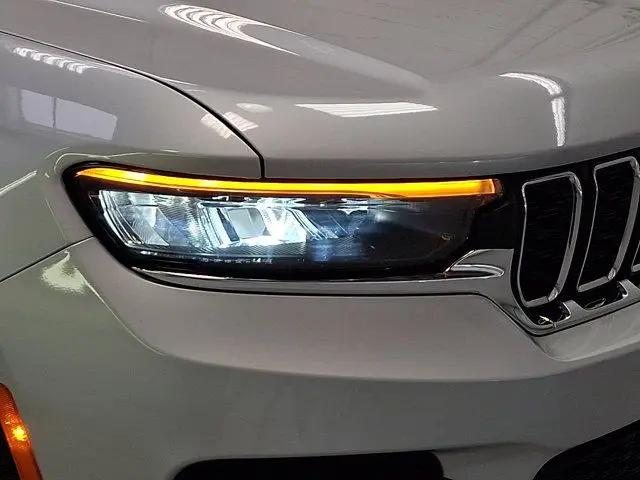 2025 Jeep Grand Cherokee Laredo 4x4