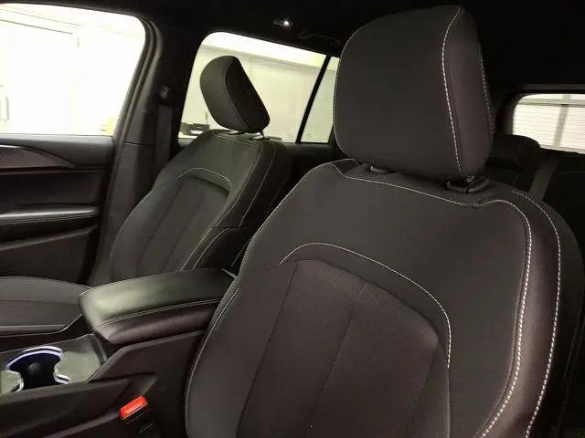 2025 Jeep Grand Cherokee Laredo 4x4
