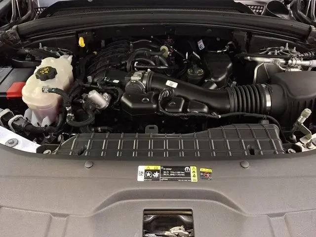 2025 Jeep Grand Cherokee Laredo 4x4