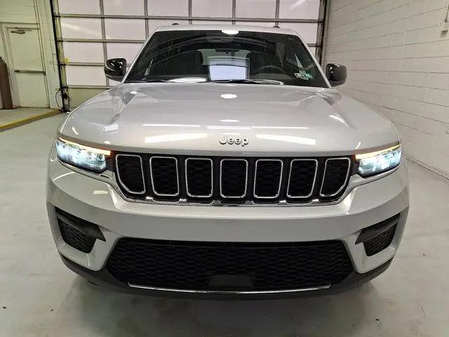 2025 Jeep Grand Cherokee Laredo 4x4