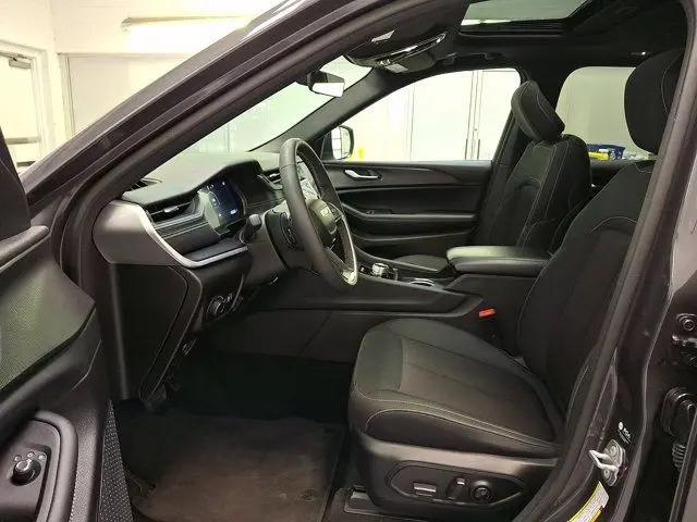 2025 Jeep Grand Cherokee Laredo X 4x4