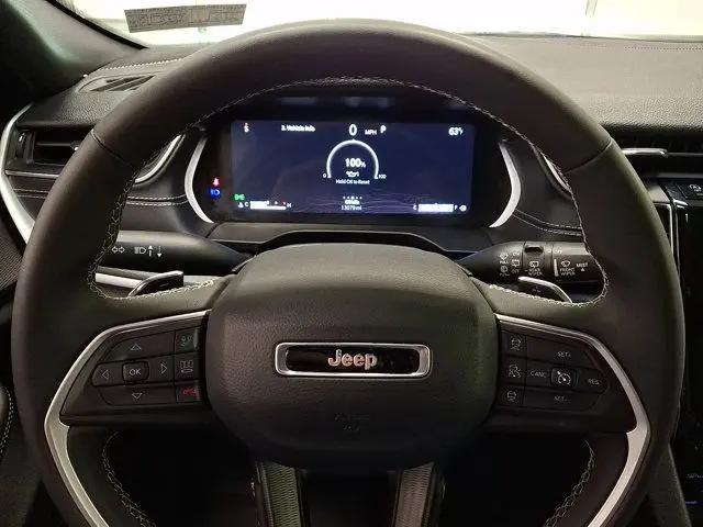 2025 Jeep Grand Cherokee Laredo X 4x4