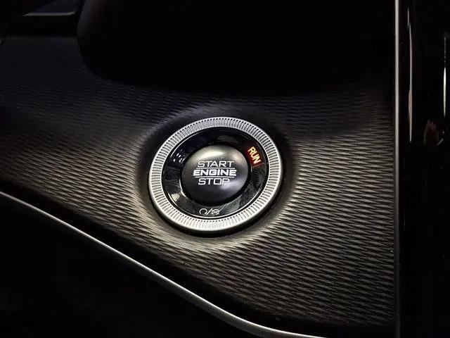 2025 Jeep Grand Cherokee Laredo X 4x4