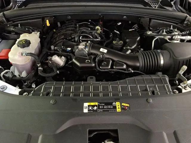 2025 Jeep Grand Cherokee Laredo X 4x4