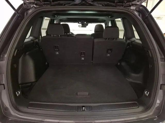 2025 Jeep Grand Cherokee Laredo X 4x4