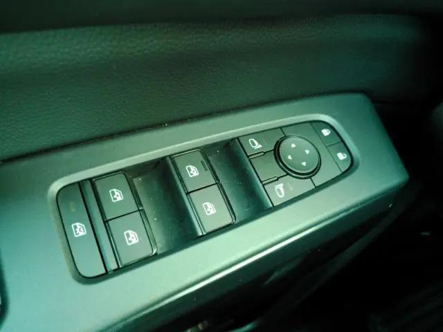 2024 Nissan Pathfinder SV 4WD