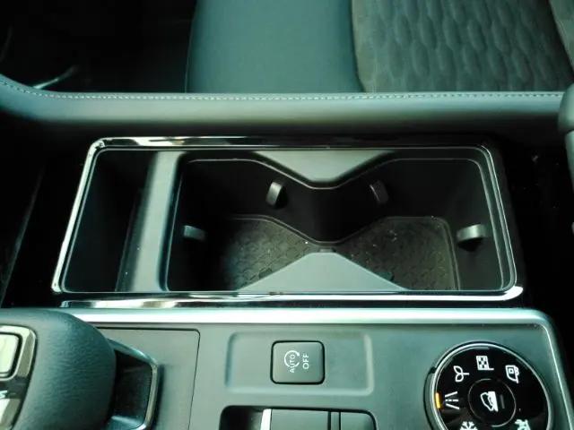 2024 Nissan Pathfinder SV 4WD