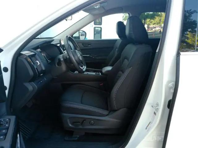2024 Nissan Pathfinder SV 4WD
