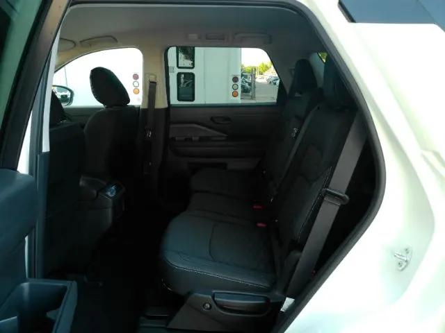2024 Nissan Pathfinder SV 4WD