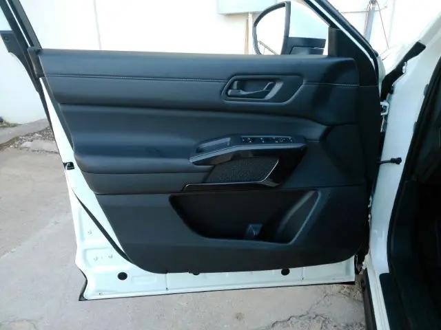 2024 Nissan Pathfinder SV 4WD