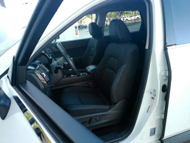 2024 Nissan Pathfinder SV 4WD