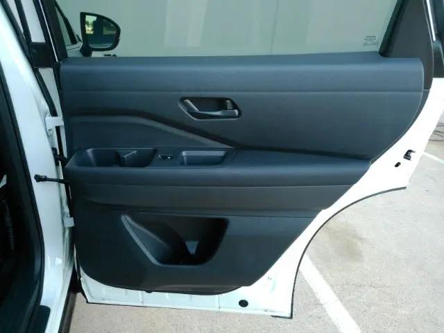 2024 Nissan Pathfinder SV 4WD