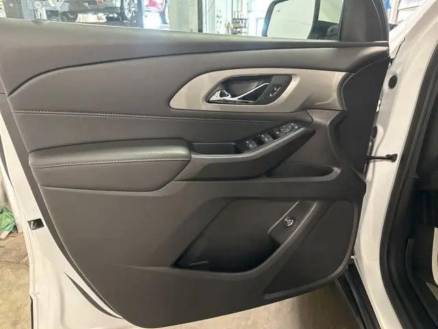 2023 Chevrolet Traverse FWD LT Cloth