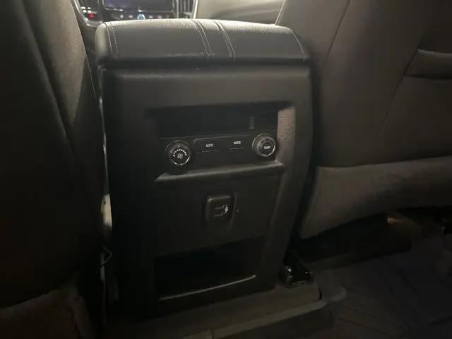 2023 Chevrolet Traverse FWD LT Cloth