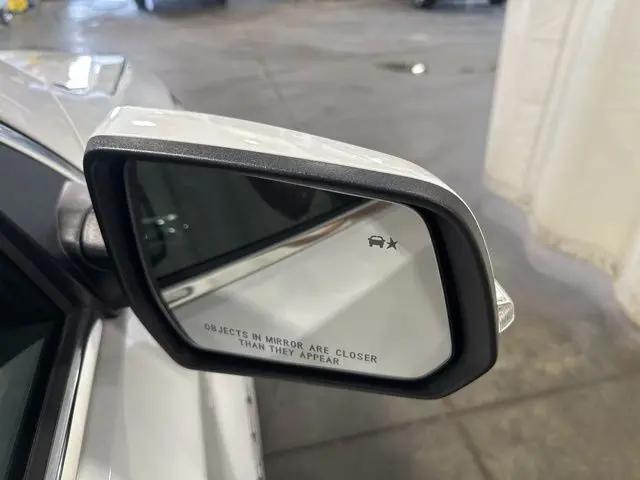 2023 Chevrolet Traverse FWD LT Cloth