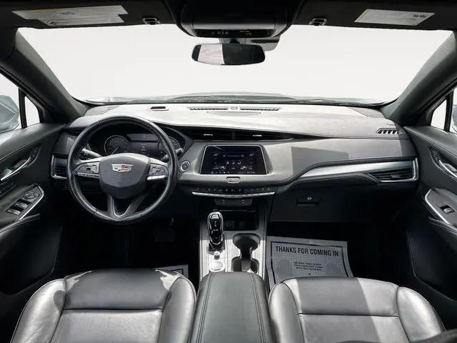 2023 Cadillac XT4 AWD Premium Luxury