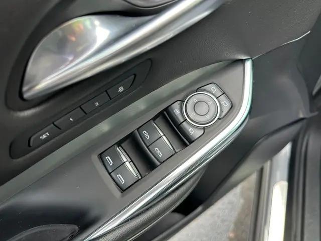 2023 Cadillac XT4 AWD Premium Luxury