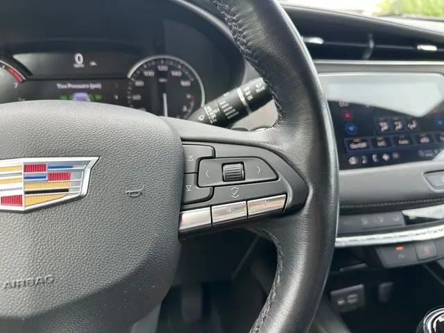 2023 Cadillac XT4 AWD Premium Luxury