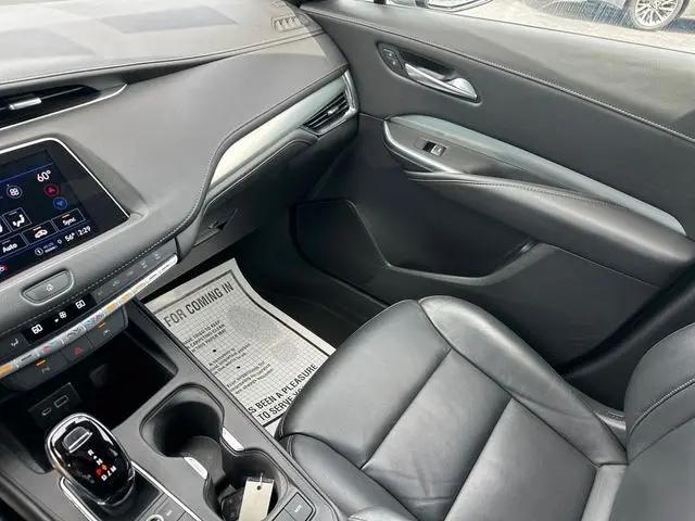 2023 Cadillac XT4 AWD Premium Luxury
