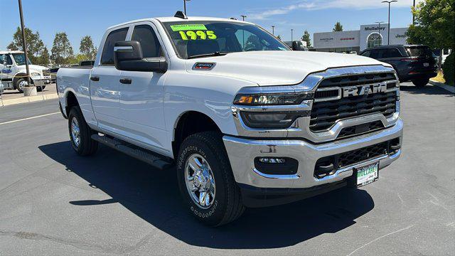 2026 RAM Ram 3500 RAM 3500 TRADESMAN CREW CAB 4X4 64 BOX