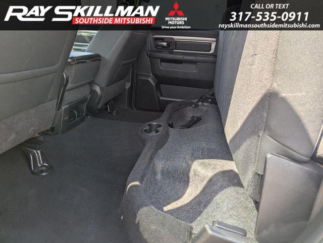 2024 Ram 1500 Classic Warlock Crew Cab 4x2 5'7" Box