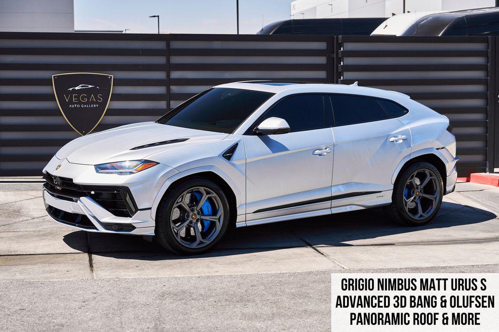 /2024 Lamborghini Urus